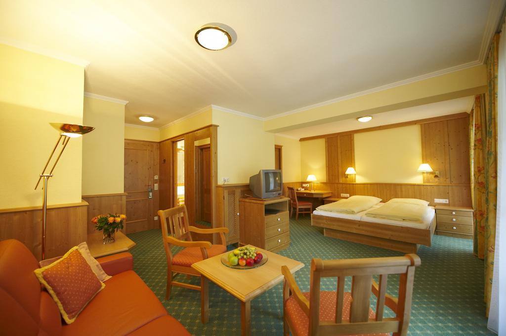 Hotel Martin Ramsau am Dachstein Oda fotoğraf